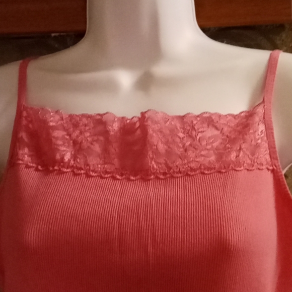 Bundle of 5, Like New, Assorted Colors, Lacey,Camisolesπ·πΉβοΈππ₯π¦ππ¦ππ¦π₯π· - Picture 15 of 16